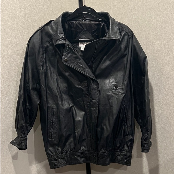 Vintage Nordstrom brass plum Black Leather Jacket with removable Cream Collar. - Picture 4 of 5